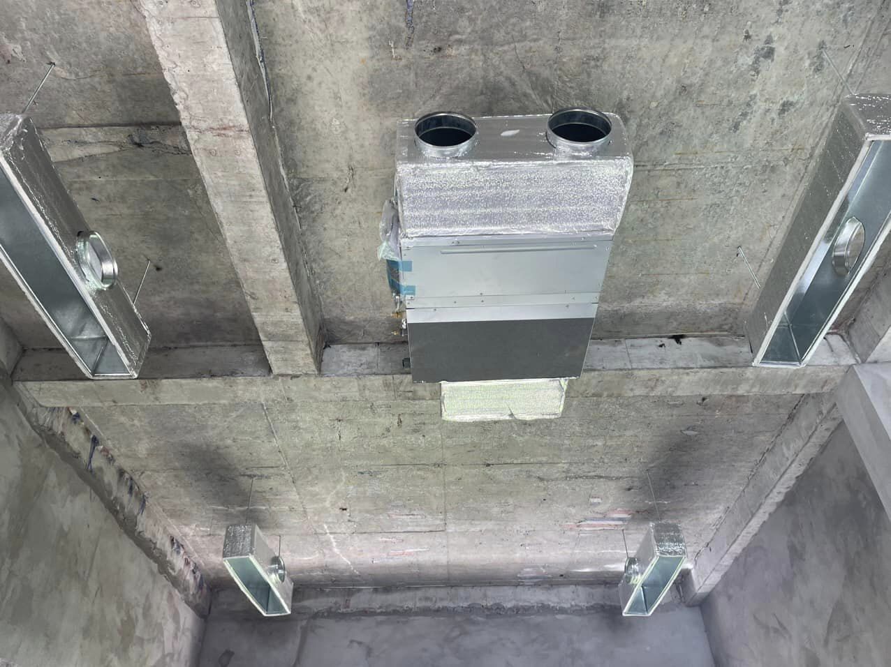 chúng tôi cam kết mang đến dịch vụ lắp máy lạnh Quận 2 chất lượng cao, nhanh chóng và chi phí hợp lý.  #1 Nhà thầu lắp máy lạnh quận 2 hcm - Máy lạnh Cao Vĩ