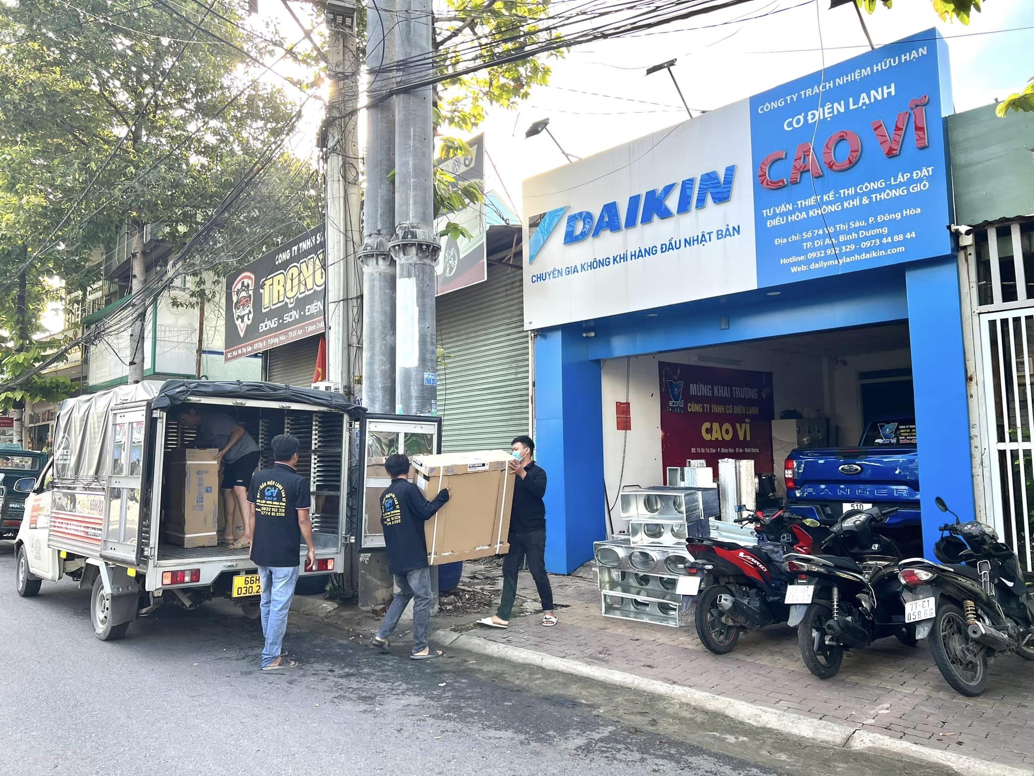 Lưu ý: Tránh đặt dàn lạnh gần các thiết bị phát nhiệt như bếp, tủ lạnh vì có thể gây cảm biến sai nhiệt độ. Lắp đặt dàn lạnh và dàn nóng ở vị trí nào là tốt nhất? Lắp máy lạnh Bình Dương