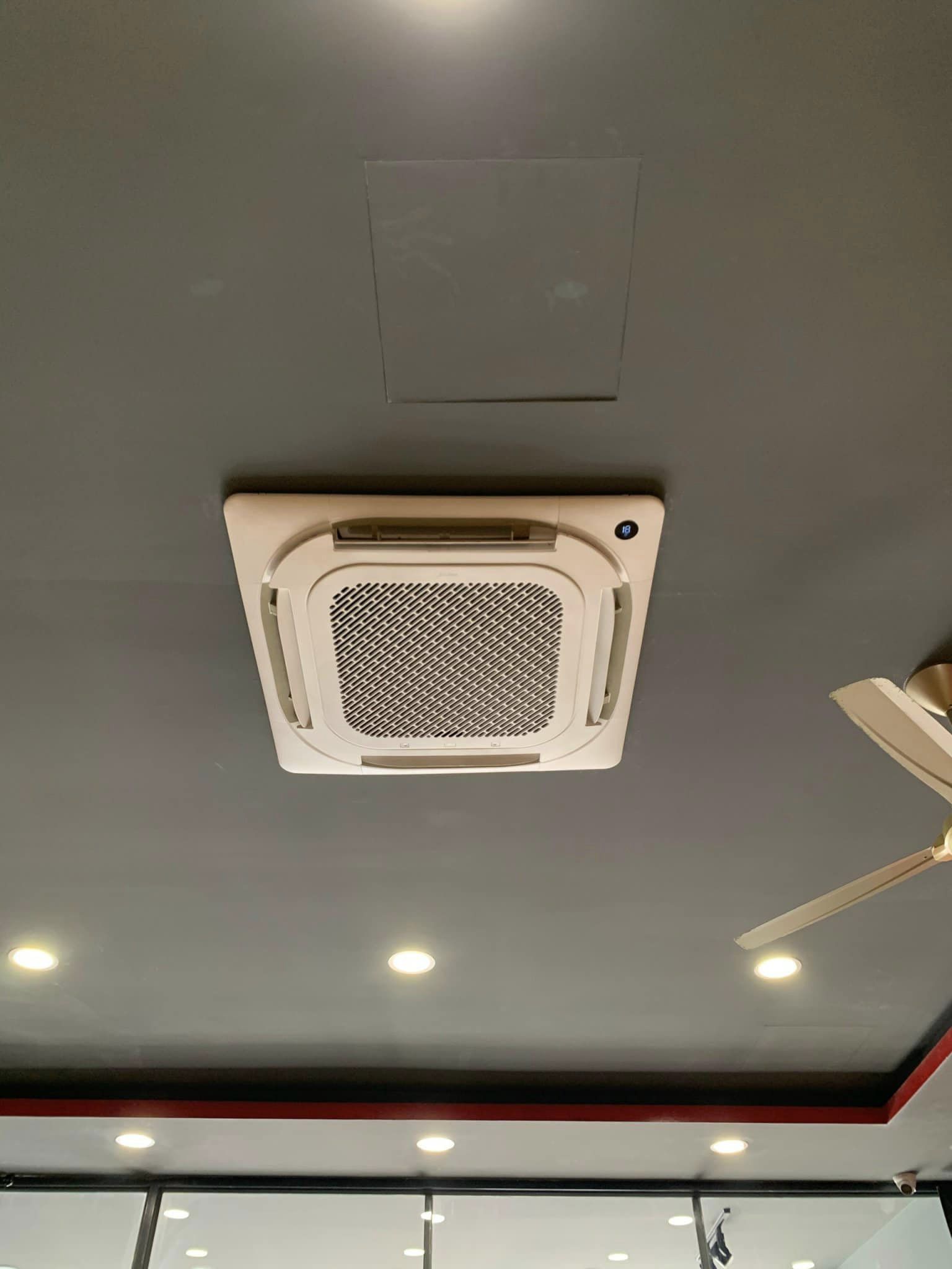 Cam kết bảo hành dài hạn, hỗ trợ nhanh chóng khi khách hàng gặp sự cố.#1 Lắp đặt máy lạnh Tp Dĩ An - Bình Dương