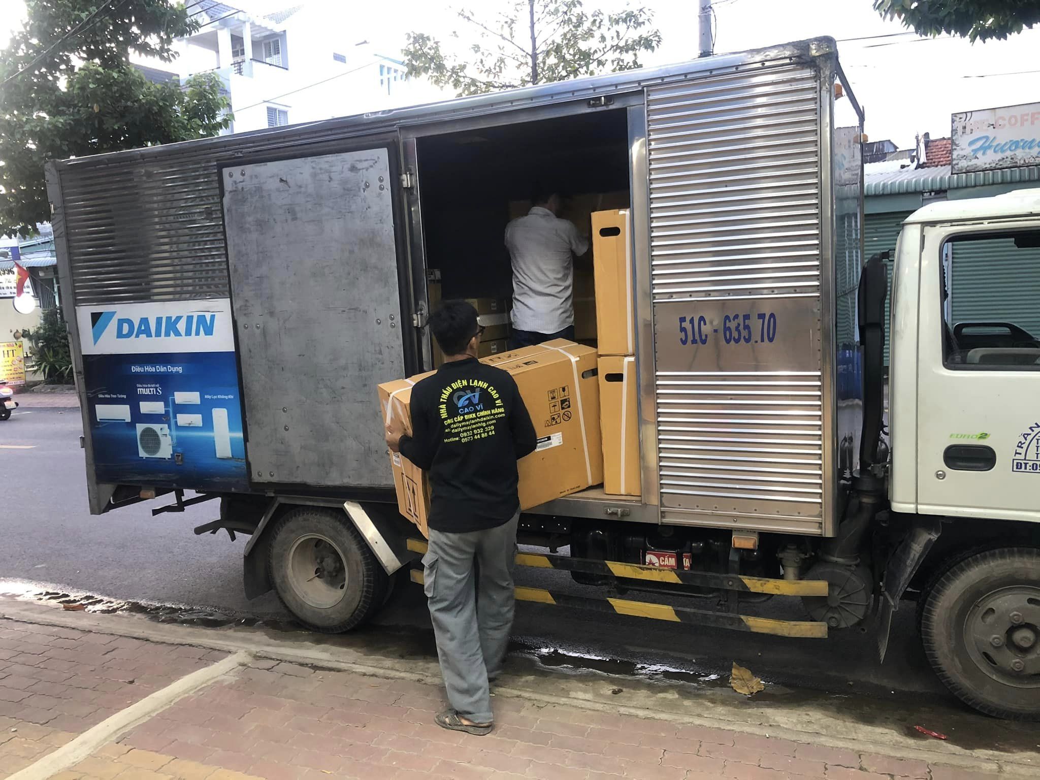 Tháo lắp máy lạnh ở Định Quán‎ giá rẻ